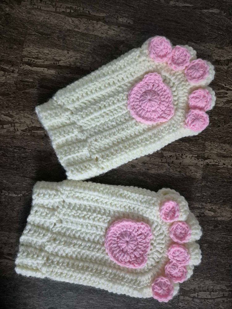 Adorable Crochet Paw Slippers