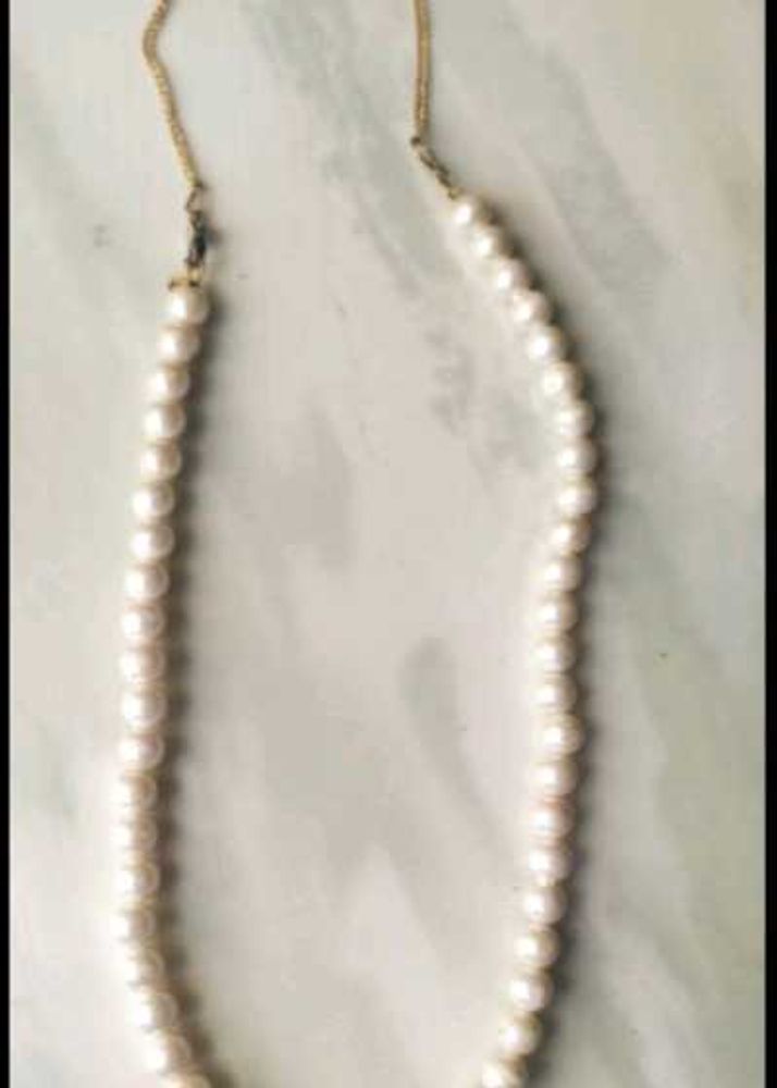 Pearl Necklace with Gold Chain