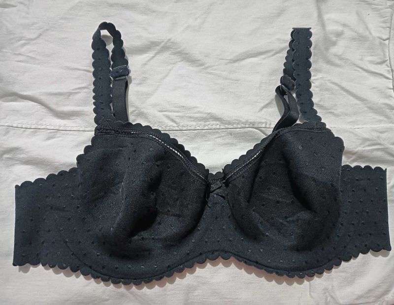 Comfortable Black Bra🔥