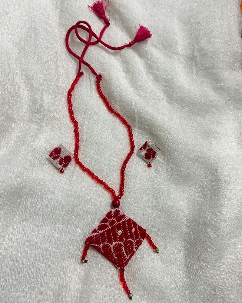 Red Beaded Necklace Set