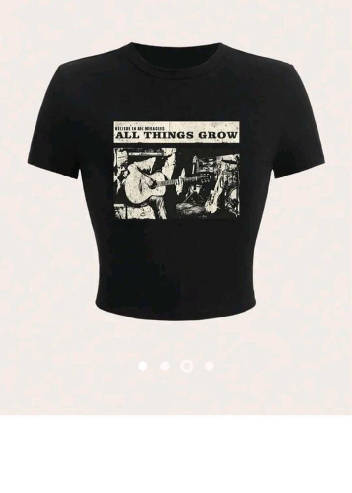 Savana Crop Graphic Print Black Tee