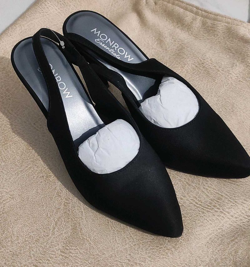 Monrow Black Heels