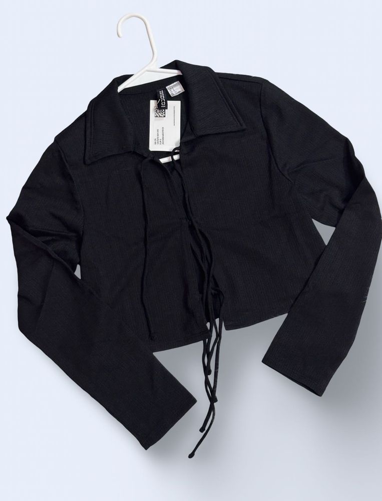 H&amp;M Black Tie-Front Cropped Top
