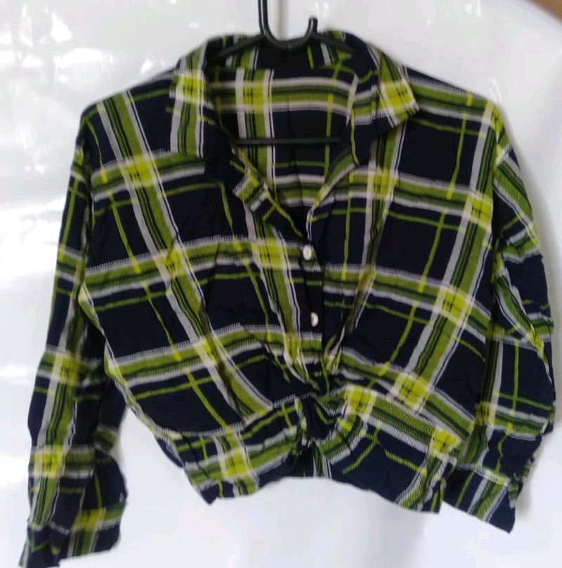 Cropped shirt