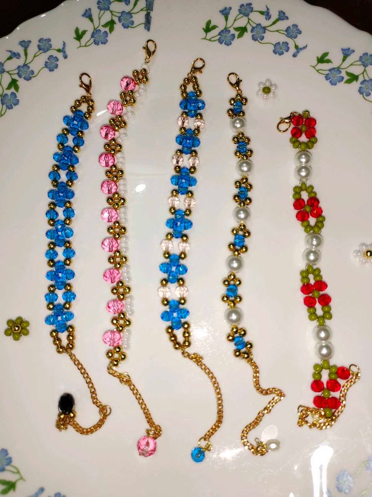 🎀Handmade Beaded Bracelet