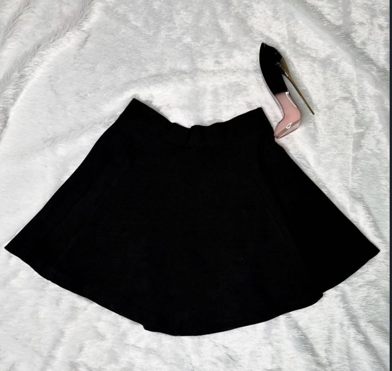 Chic Black Skater Skirt