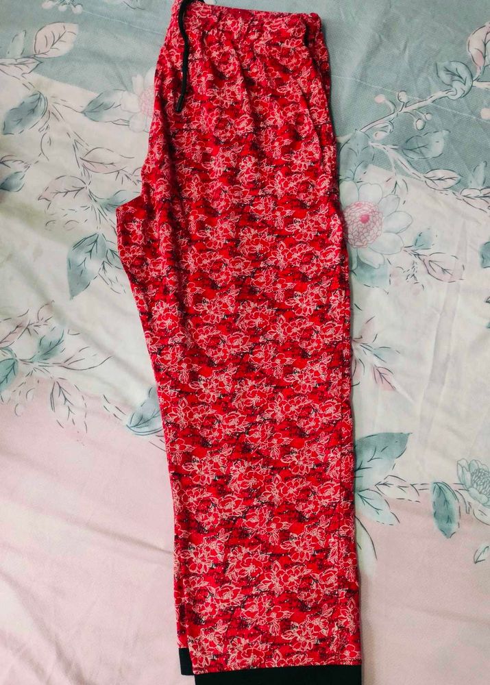 Red Floral Capri Legging