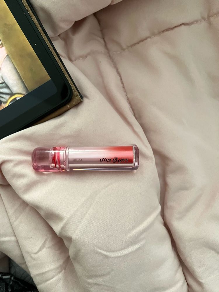 etude over glowy tint