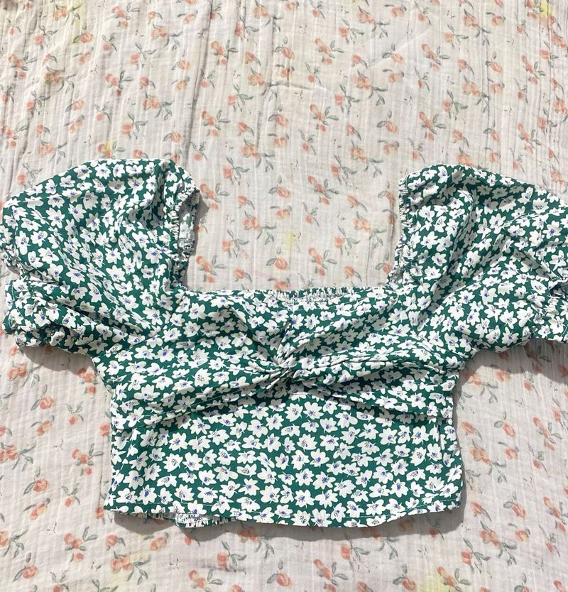 Floral Puff Sleeve Crop Top