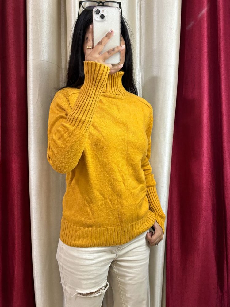 Yellow Highneck Pullover