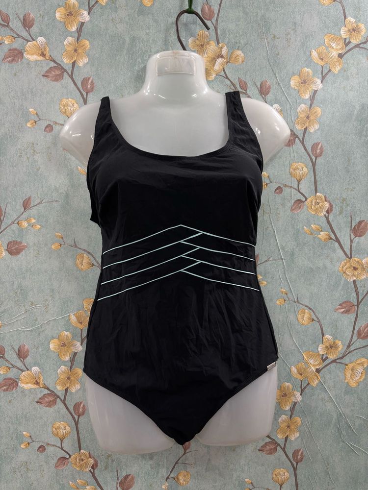 Black Swimsuits With Lining At Front