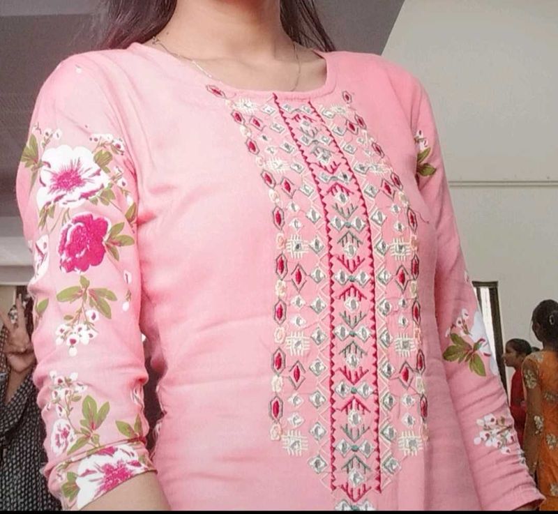 Embroidered Pink Kurta