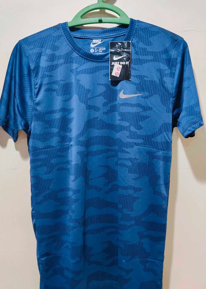 Nike T Shirt