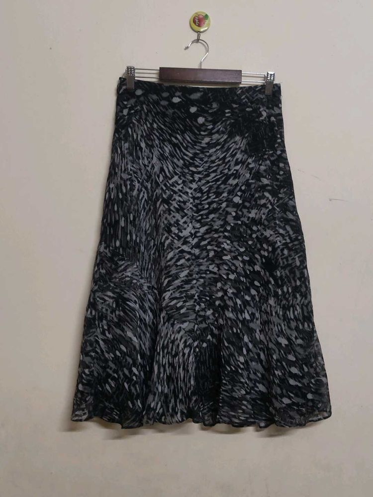 Elegant Patterned Skirt