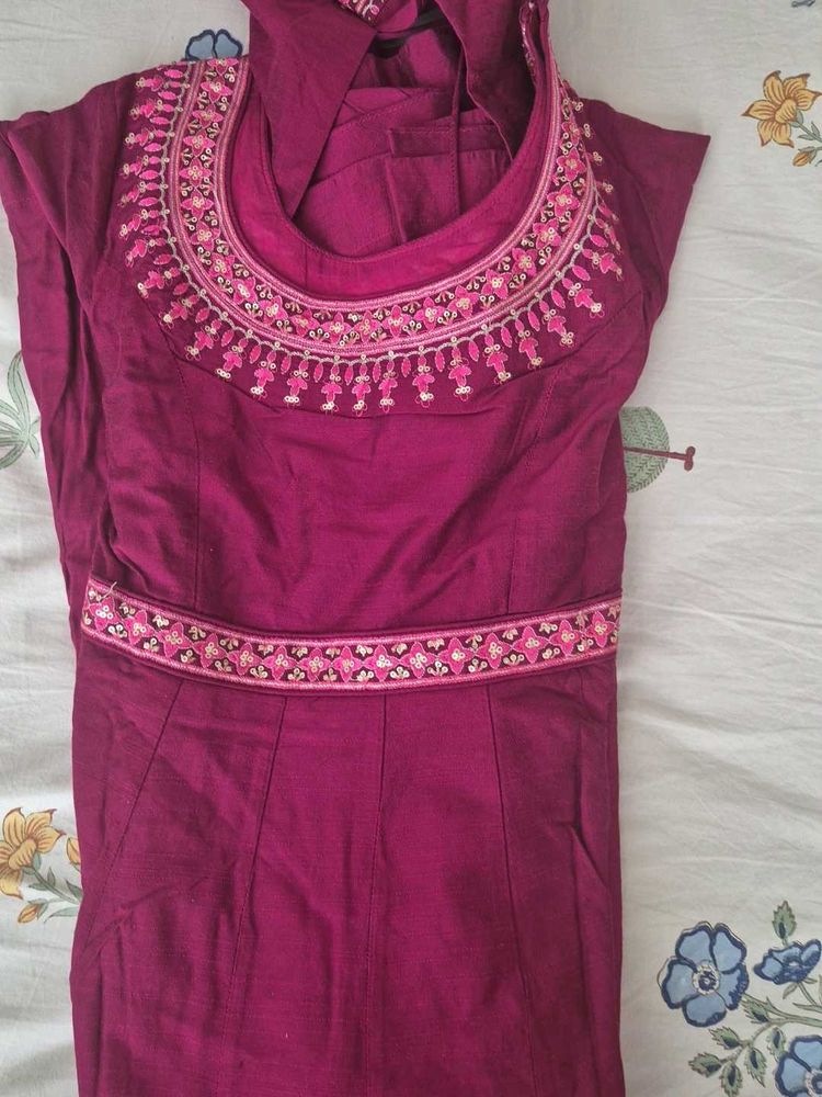 Elegant Embroidered Kurta Set