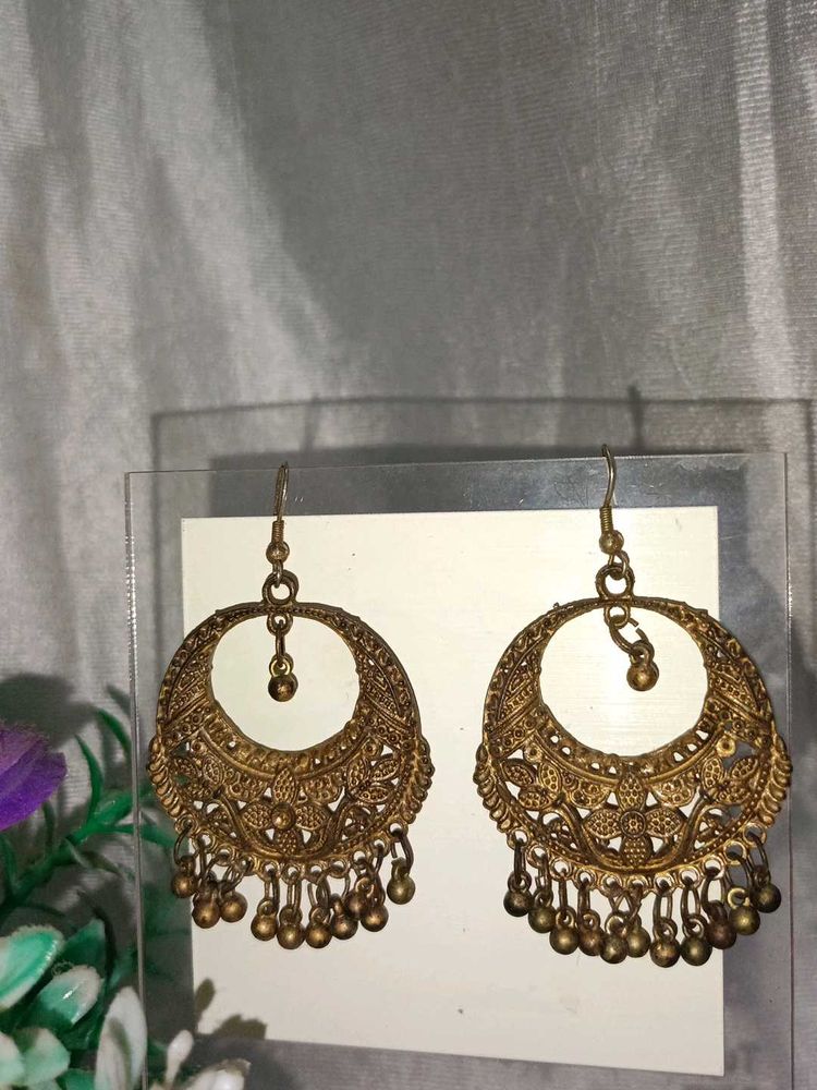 Vintage Gold-Tone Dangle Earrings