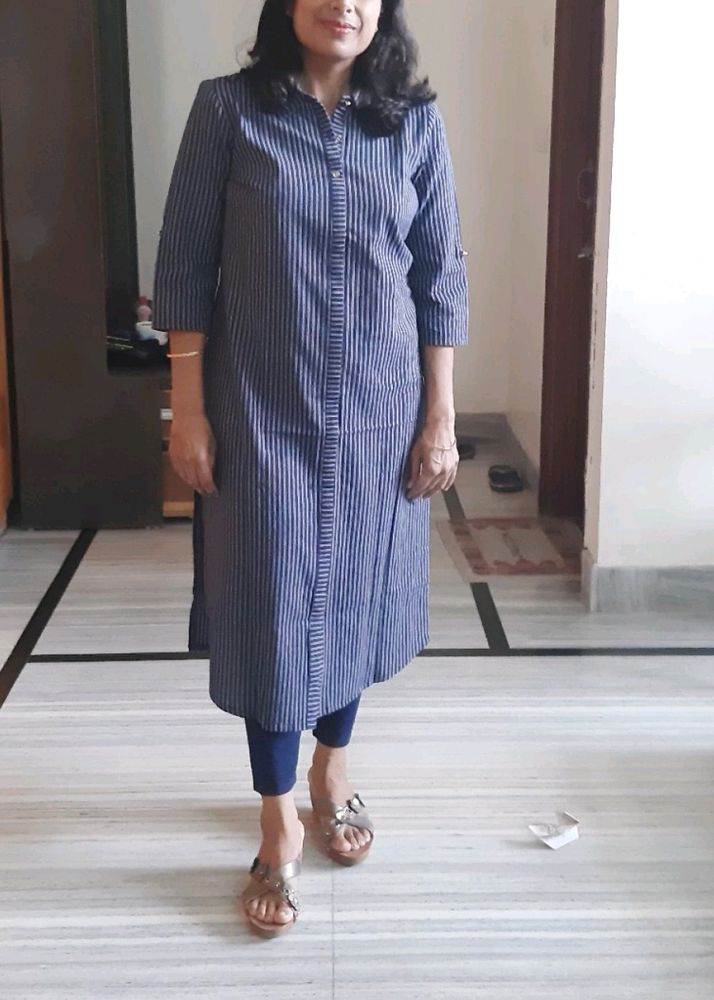 Kurta Aurelia Women Striped Straight Kurta