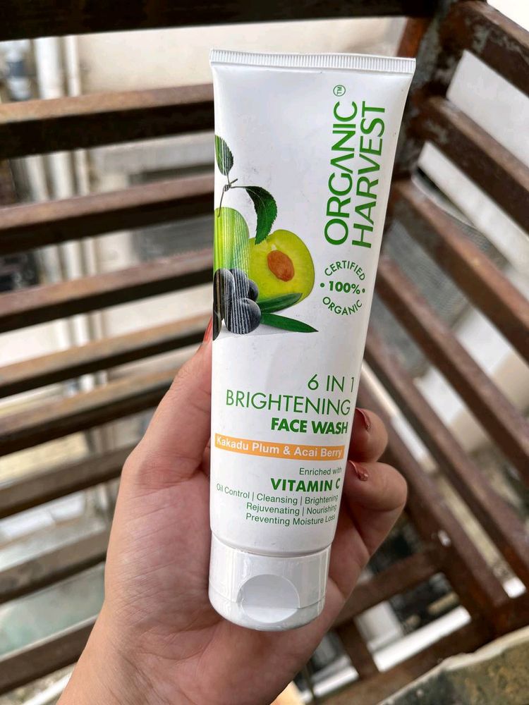 Organic Harvest 6 In 1 Brightening Face Wash