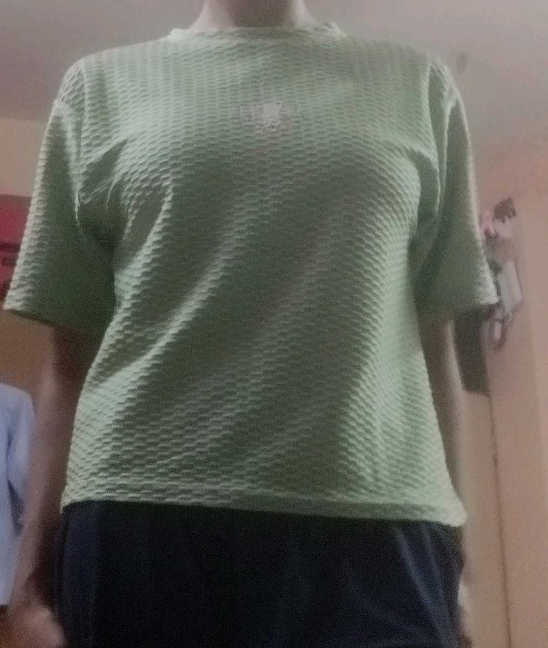 pastel green tshirt with cute teddy details
