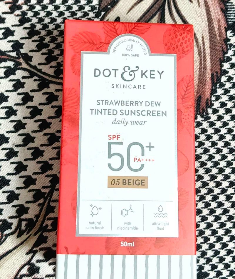 Dot &amp; Key Strawberry Sunscreen
