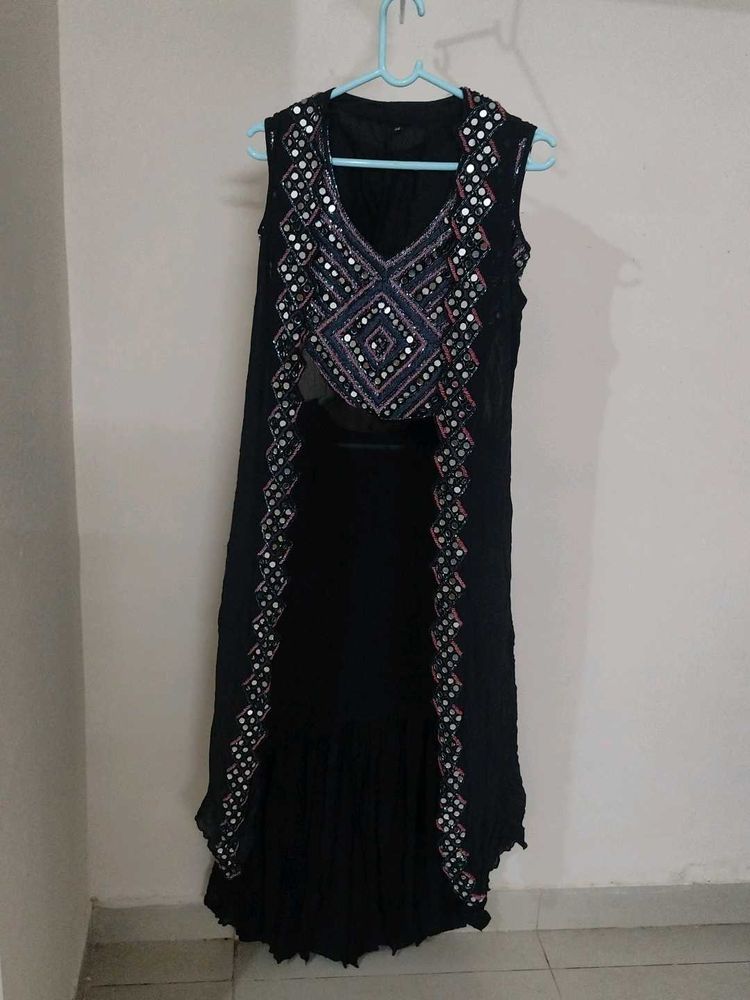 Elegant Black crop top and skirt with shrug