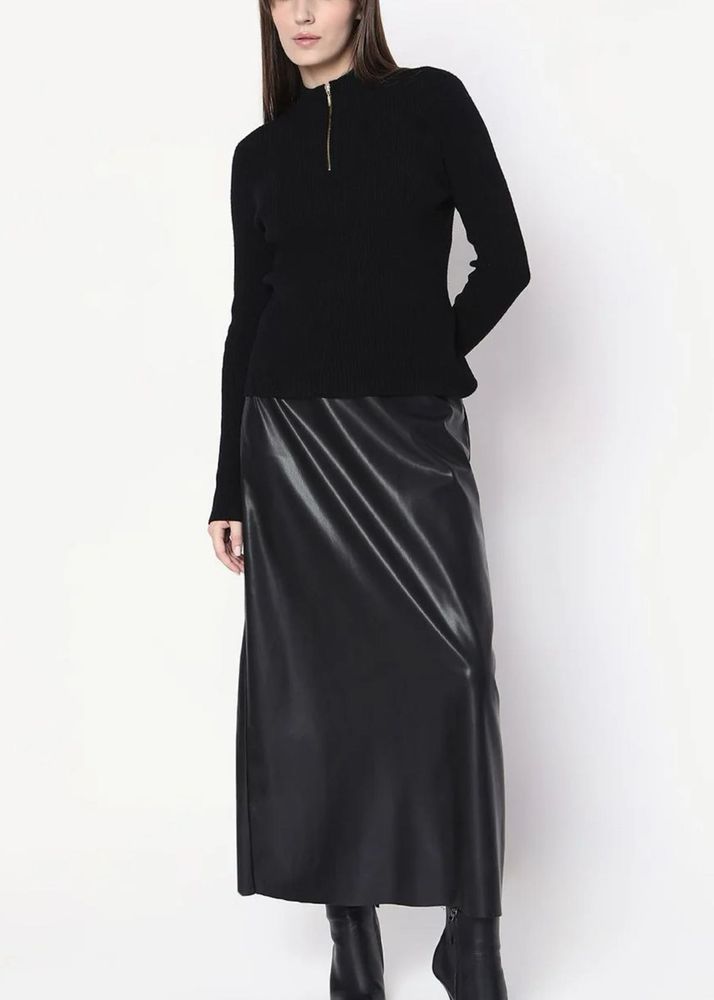 Black Ribbed Top