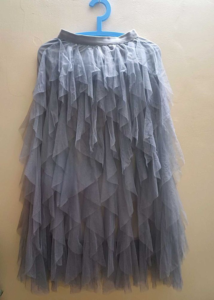 Brand New Ruffled Grey Skirt ✨️