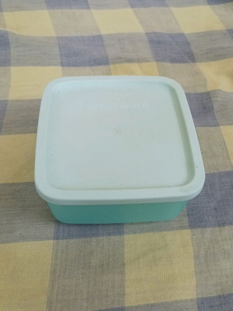 Tupperware 650 Ml Cubix Box