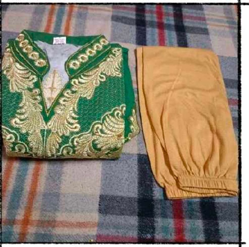 NewHeavyWorkAnarkali Kurti Set