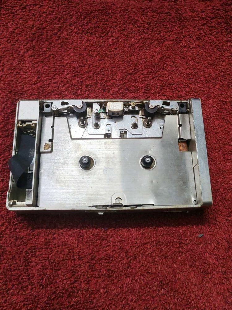 Sony Rare Walkman (No Door, Belt Change Need)