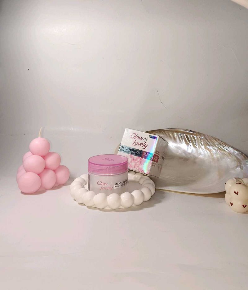 Glow And Lovely Glass Bright Ultra Light Gel Creme