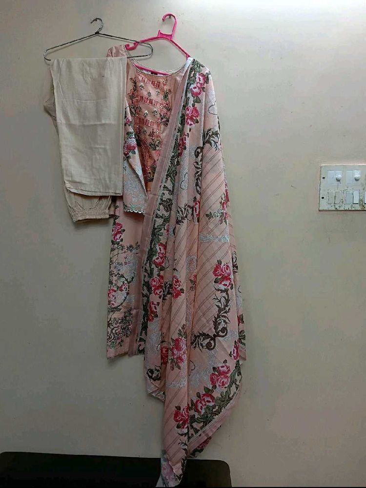 Pakistani Embroided Patch Suit (x)