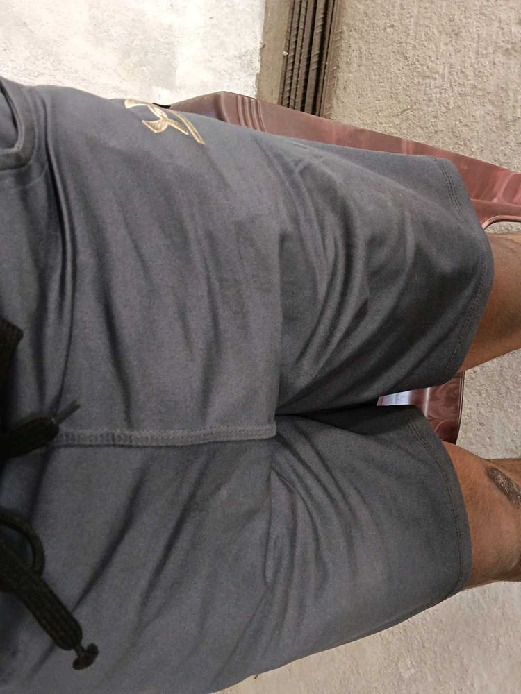 Men&#39;s Grey Shorts