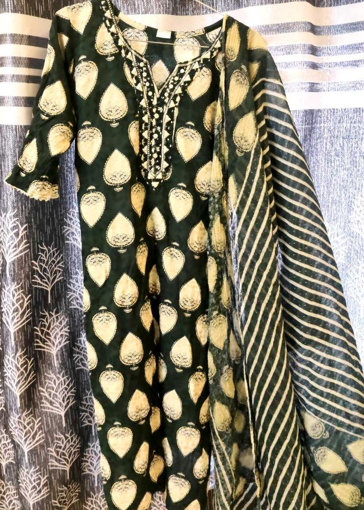 Women Kurta Pant Dupatta Set