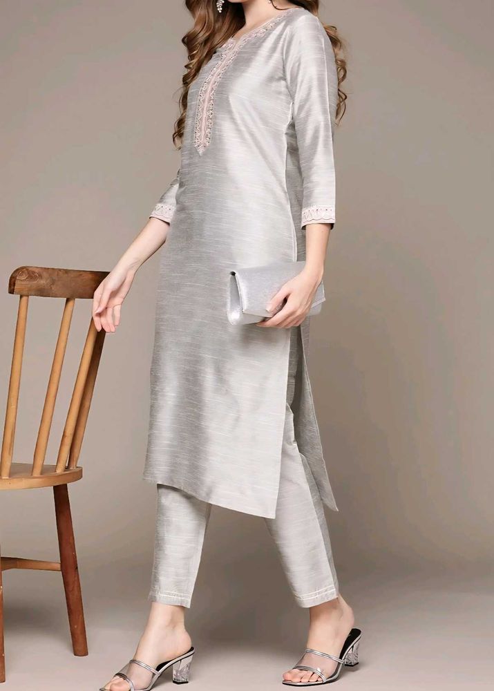 Ishin Grey Embroidered Kurta with Trousers