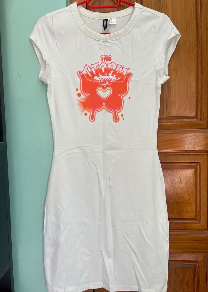 H&amp;M White Graphic T-Shirt Dress