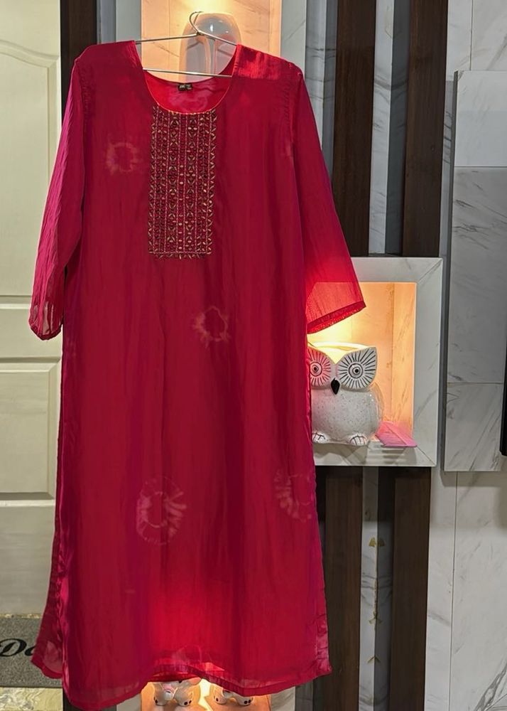 Elegant Pink Kurta with Embroidery