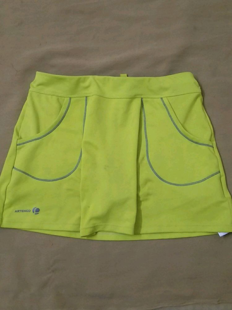 Green Colour Mini Skirt for kids. For Tenis