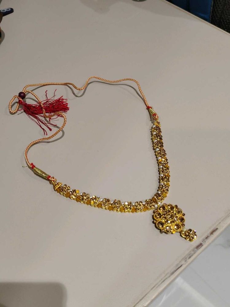 Elegant Gold Necklace