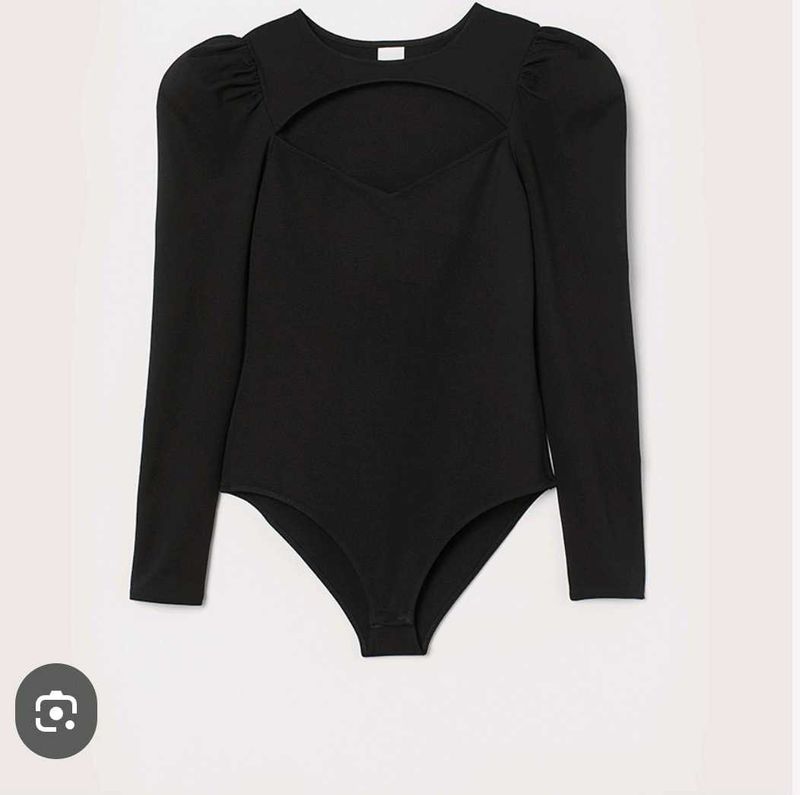 H&amp;M Beautiful Black Puffed Sleeve Bodysuit
