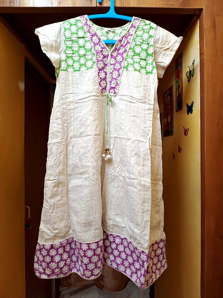 White Anarkali Kurti With Pop