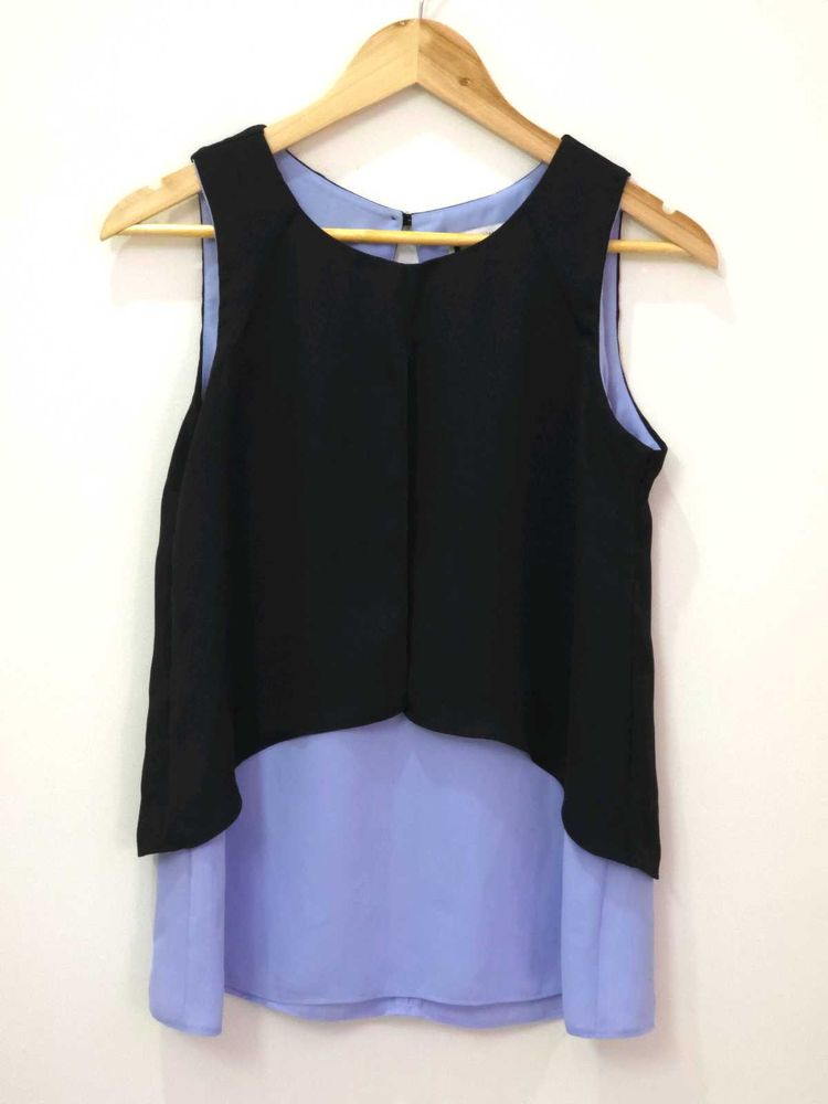 Chic Sleeveless Two-Tone Top