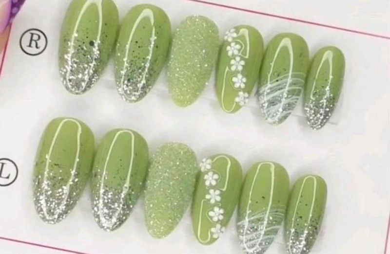 Green Press-On Nails