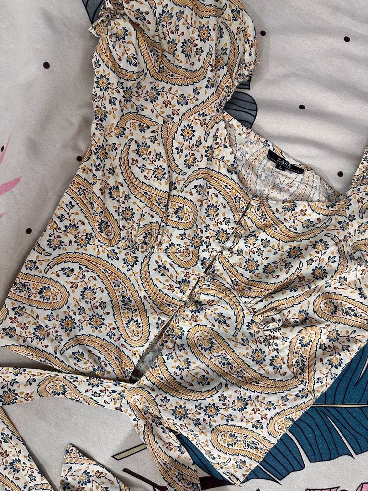 Paisley Print Puffer Sleeves Crop Top