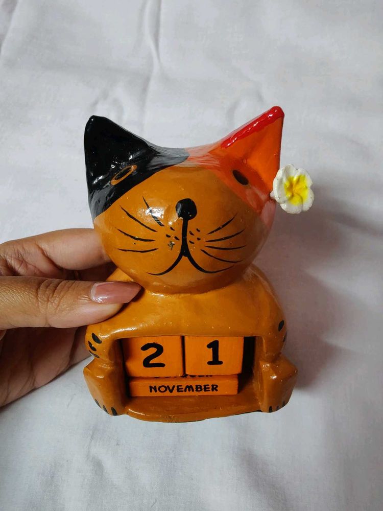 Wooden Cat Perpetual Calendar