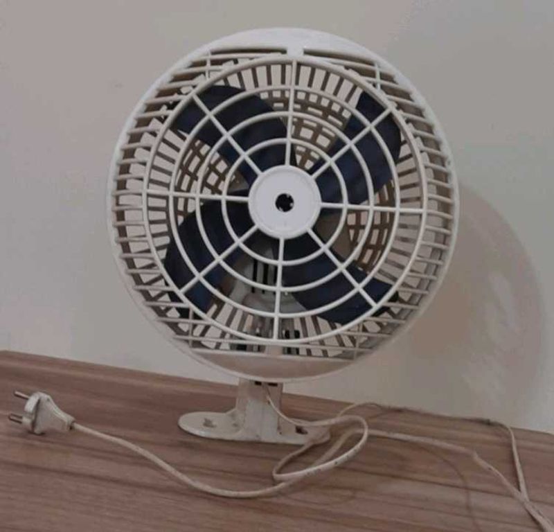 Bajaj Desk Fan