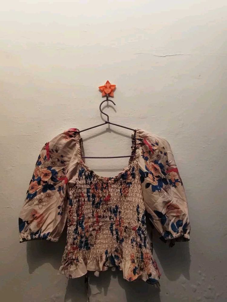 Vintage-Inspired Floral Smocked Peasant Blouse – R