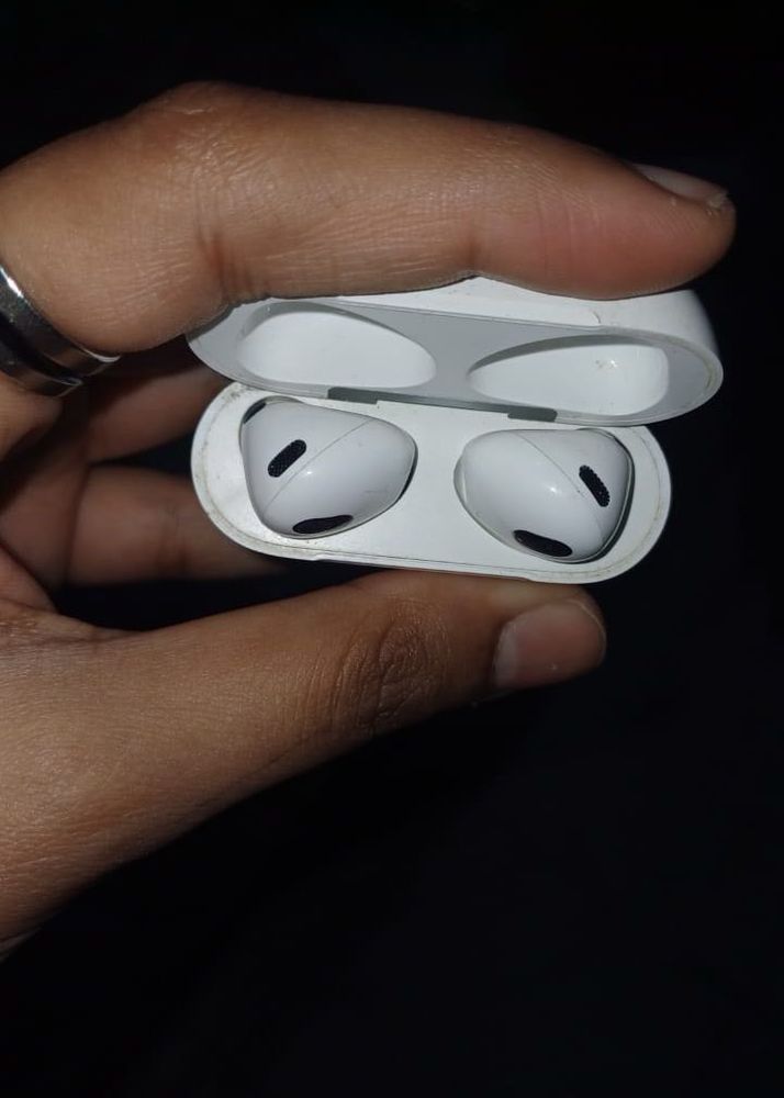 Apple AirPods (3rd generation)