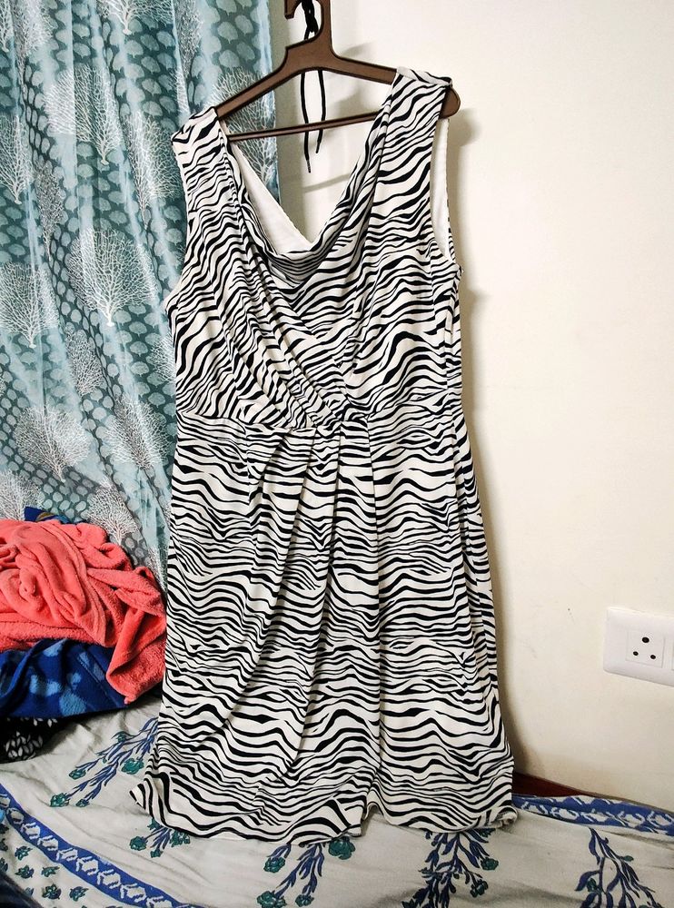 Wardrobe 2xl White with Blue Stripes