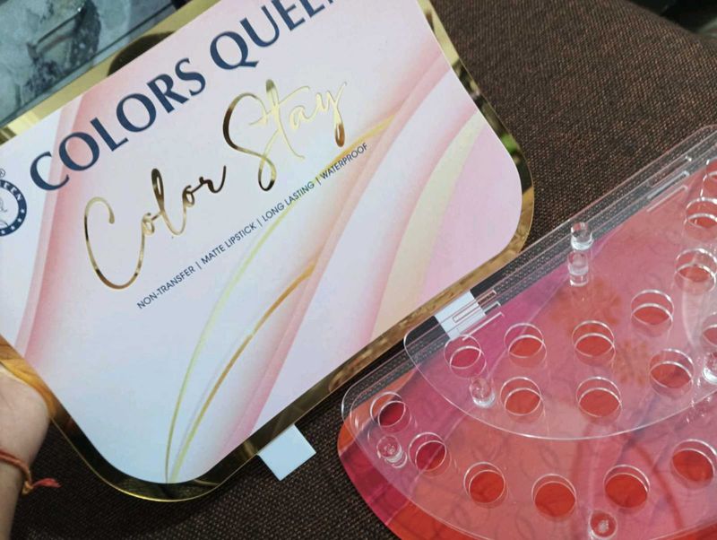 Colors Queen Lipstick Display
